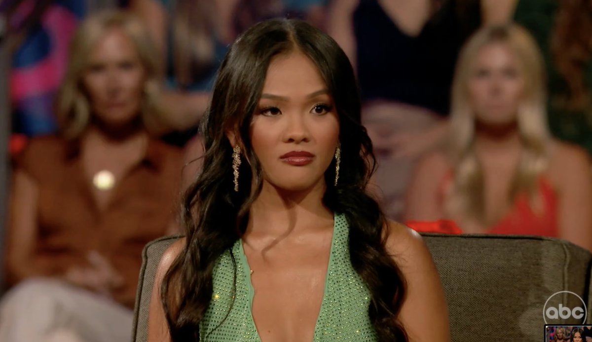 Jen showing up in her revenge dress tonight, damn 👏 #TheBachelorette