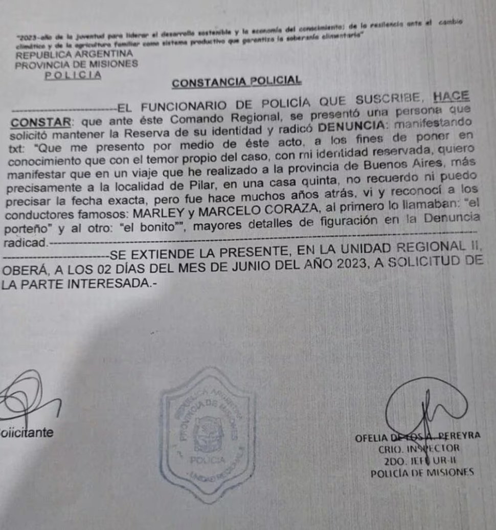 ladymoskigna's tweet image. 🔴Siempre hubo rumores y relatos de pibes que contaban como se lo encontraban a Marley por fiestas de chicos de la secundaria tratando de levantarlos. 
🔴Natacha Jaitt tirándonos la data, e incluso una denuncia oficial contra él y Marcelo Corazza
🔴LOS MEDIOS SIEMPRE LO CUIDARON