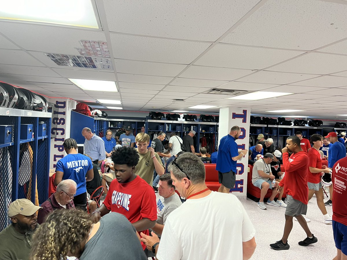 Coachdebesse5's tweet image. One of Grapevine Football’s most impactful traditions: “DECALS WITH DADS”. Team 105’s helmets look sharp and ready to go thanks to the help of our Mustang Dads, Grandfathers, and Mentors. THANK YOU for your example and support, gentlemen! #Mudita @GHSFBBooster @GHSMustangsFB