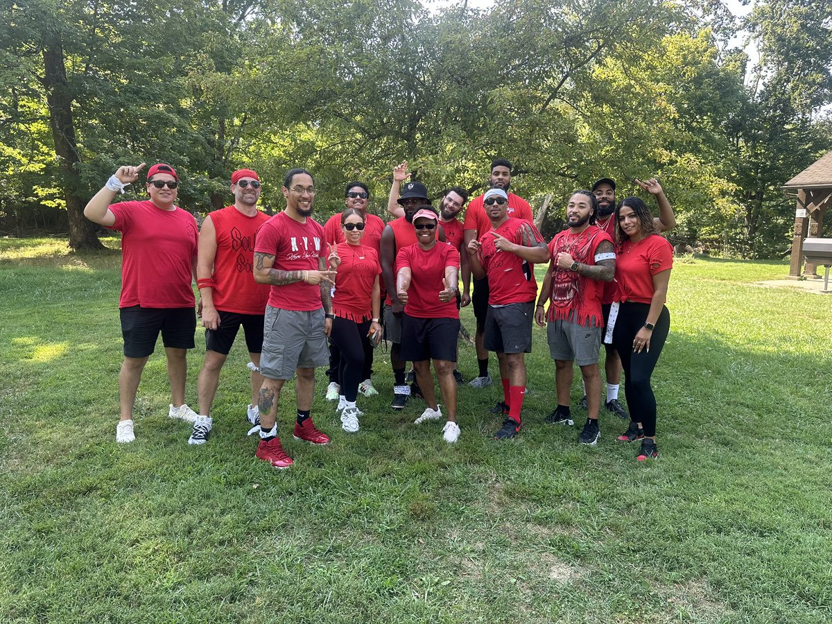 Brendini0311's tweet photo. SouthSiders came ready for the PVE team Event at the Ft Washington State Park!  #lifeatATT #wecameforblood #wheretheyatthough 🤷🏽‍♀️ @AKGaddy @TGabew @PelzerYessica @Tom_White30 @DaveMattioliASM @MariFromAtt @ShoreSavageKen @Wayne_KKnox https://t.co/Wm0qDV9GvD
