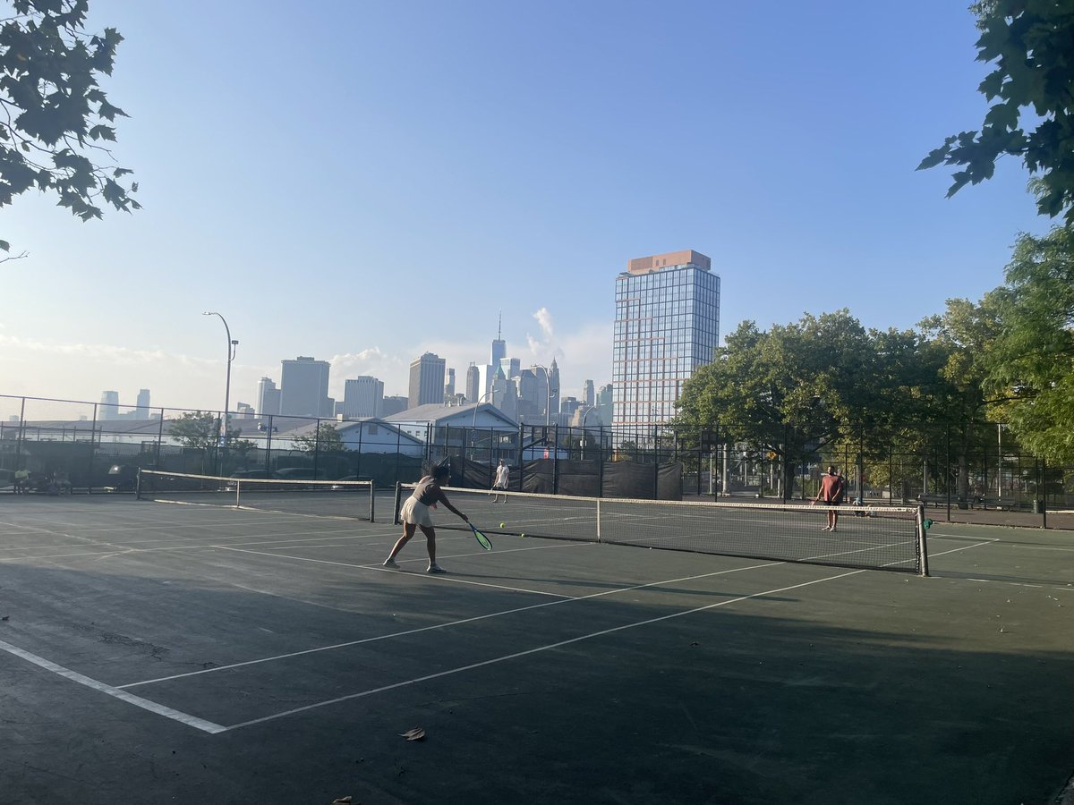 _Suriell's tweet photo. Jugué tennis ayer, hoy me duelen hasta los riñones. Sí, ahi vienen lo 30 😩😩😩 https://t.co/CCOh4178Ow