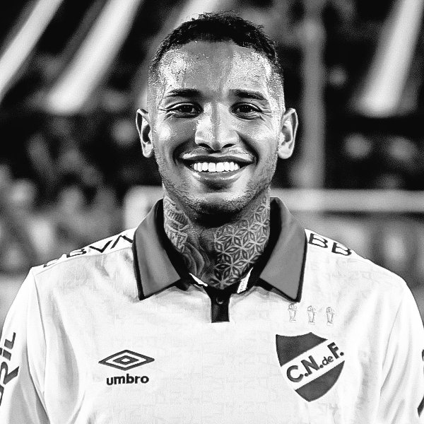 El fútbol sudamericano está de luto. Lastimosamente, a los 27 años de edad, Juan Izquierdo acaba de perder la vida. Futbolista de Nacional de Uruguay que había sufrido un inconveniente cardíaco en el encuentro del jueves pasado ante São Paulo.

QEPD. 🖤