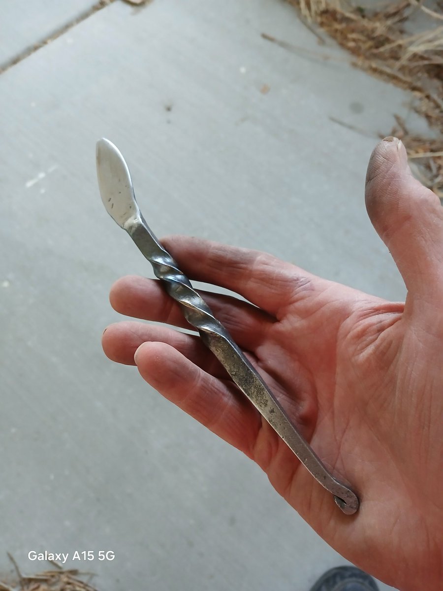 nearsys's tweet image. Back to playing with my blacksmithing tools. This time I made a dinner knife. By the looks of it, you'd think I'd never seen a knife before. #blacksmithing #forging