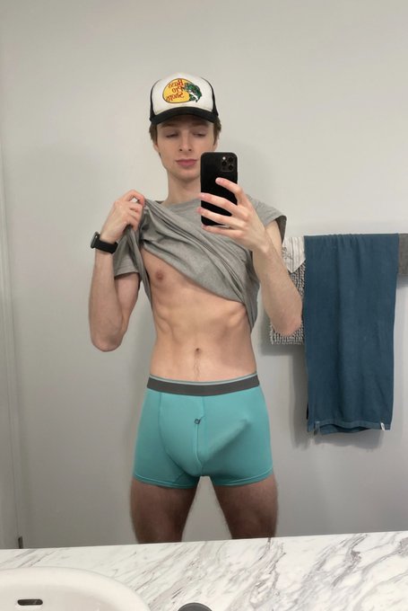 Who wants it? https://t.co/7BIhBQphXb
