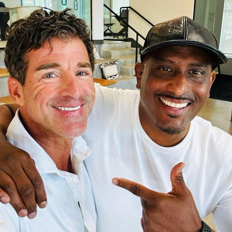 divine4thletter's tweet image. Elated to deepen my partnership with Brent Chandler, CEO and Founder of FormFree and move more fully into my executive position at FormFree as the Head of Culture. A role that will allow me to expand my skillset as a leader and change maker.

Let’s go! 🔥🔥🔥

#FormFree