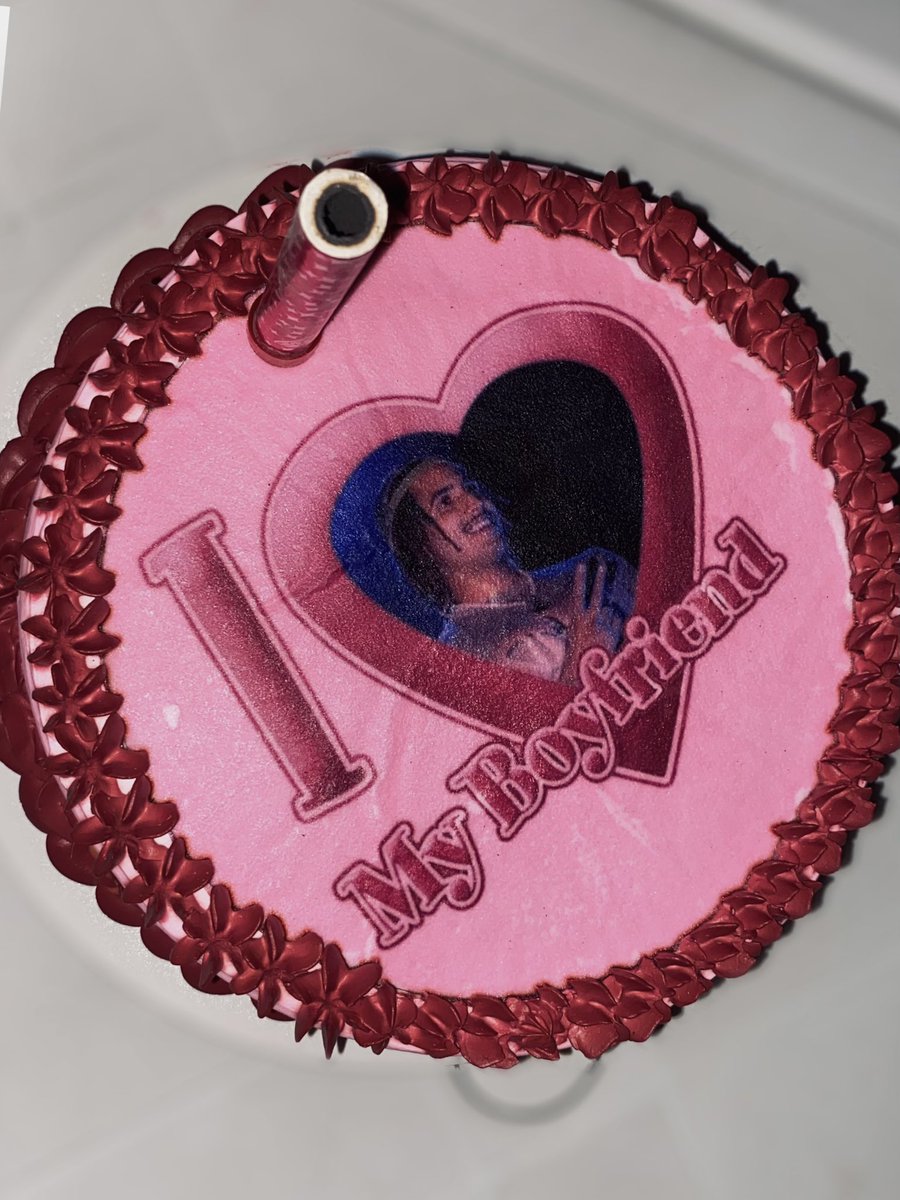 “eu nunca vou ser cadelinha de nenhum homem”

matuê: a
eu: