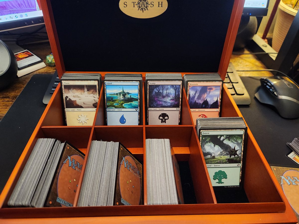 ColinOClock's tweet photo. My #crossedoutcube is ready!
1st draft this weekend for my birthday! π₯³
Check out this awesome tea box that I've had for ages. Almost perfect! (Just wish it were 5 columns for a WUBRG set up when turning it into its own land station during the draft!)
#mtgcube #sharpiecube https://t.co/QiK8rNhxfP