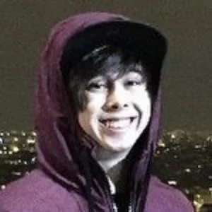 kazzysnaz's tweet photo. @bdsnsd2 @fridaycarnage that shit looks like leafy 😭 https://t.co/inPNtRT4bA