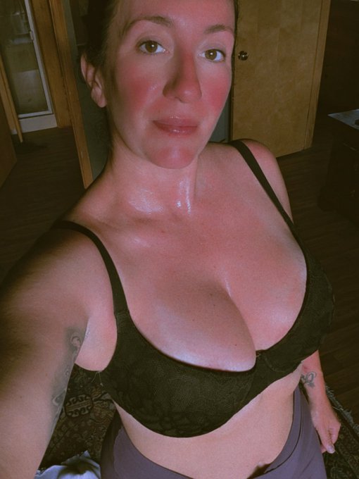 Got my miles done now time for a cold bath and a shot 🥃 https://t.co/U4nv6pzXGR<a href="/tag/friskyfriday"class="tags"><span>#friskyfriday</span></a>