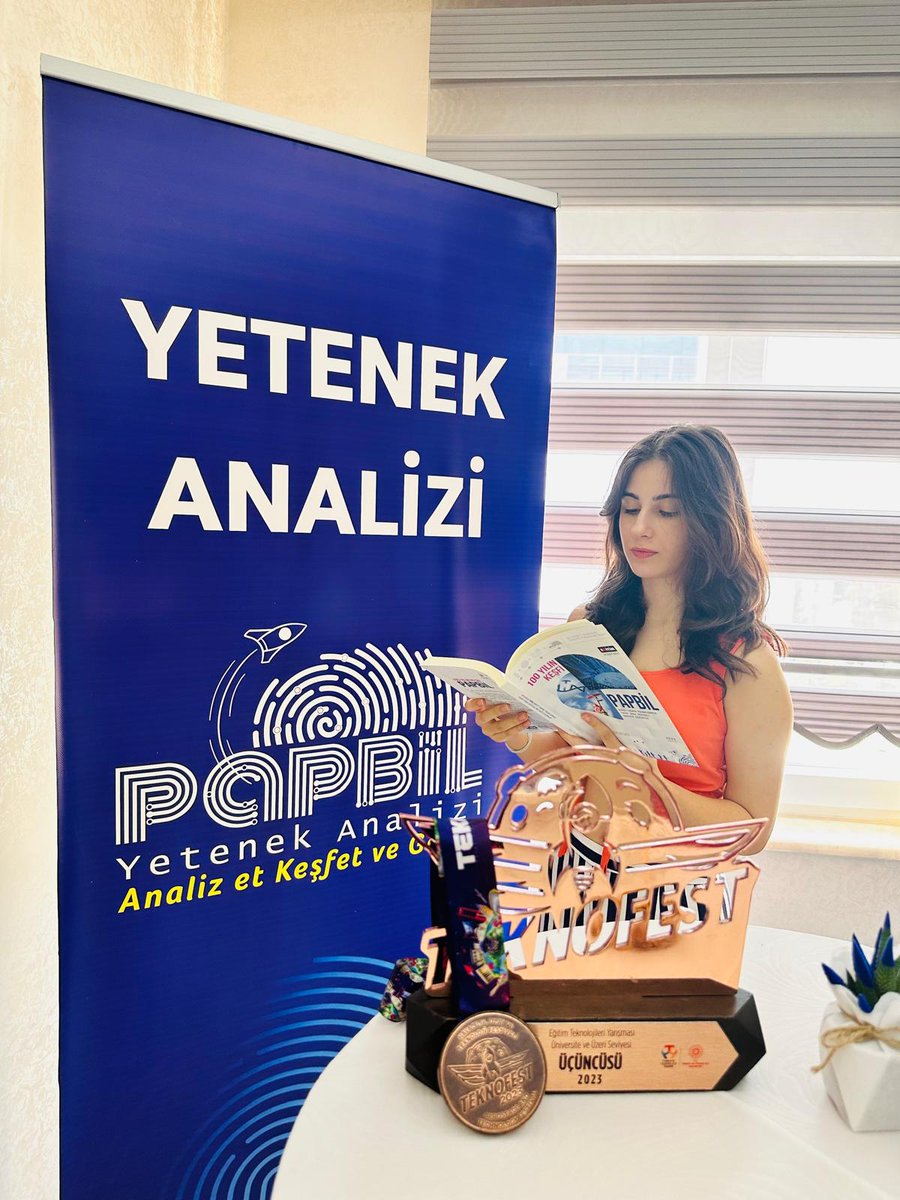 papbily's tweet photo. PAPBiL, 1. Çalıştayını Antalya'da  tamamladı. PAPBiL' in geliştirilmesi ve  bilimsel tellerinin anlatıldığı "100 yılın keşfi PAPBiL, Bireyi Tanıma Tekniklerinde Yapay Zeka Destekli İnovatif Çözümler" isimli kitabımızın yazarlara takdimi yapıldı. https://t.co/A7GhsXehX2