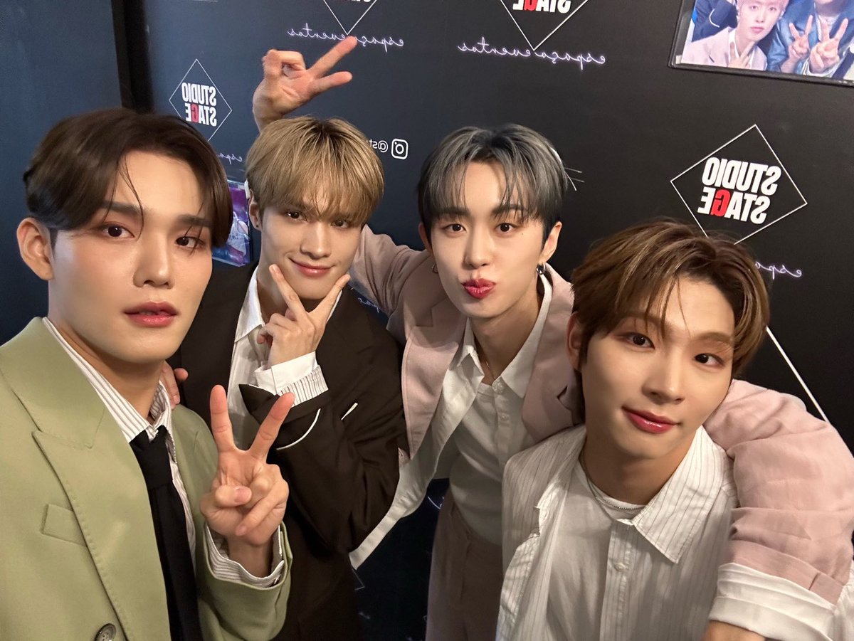 asiaonbrasil's tweet photo. Fim de show!!! O show foi incrível e inesquecível! Obrigado a quem nos acompanhou nesta noite! Se vocês não conhecem o grupo, veja no nosso site sobre eles 💙

#BDU #비디유 #BDUFirstWorldTour #BDU_In_SaoPaulo #BDUInBrazil #portalasiaon  @BDU4official @farmusicent @studiopav_latam https://t.co/No9vXIsgDY