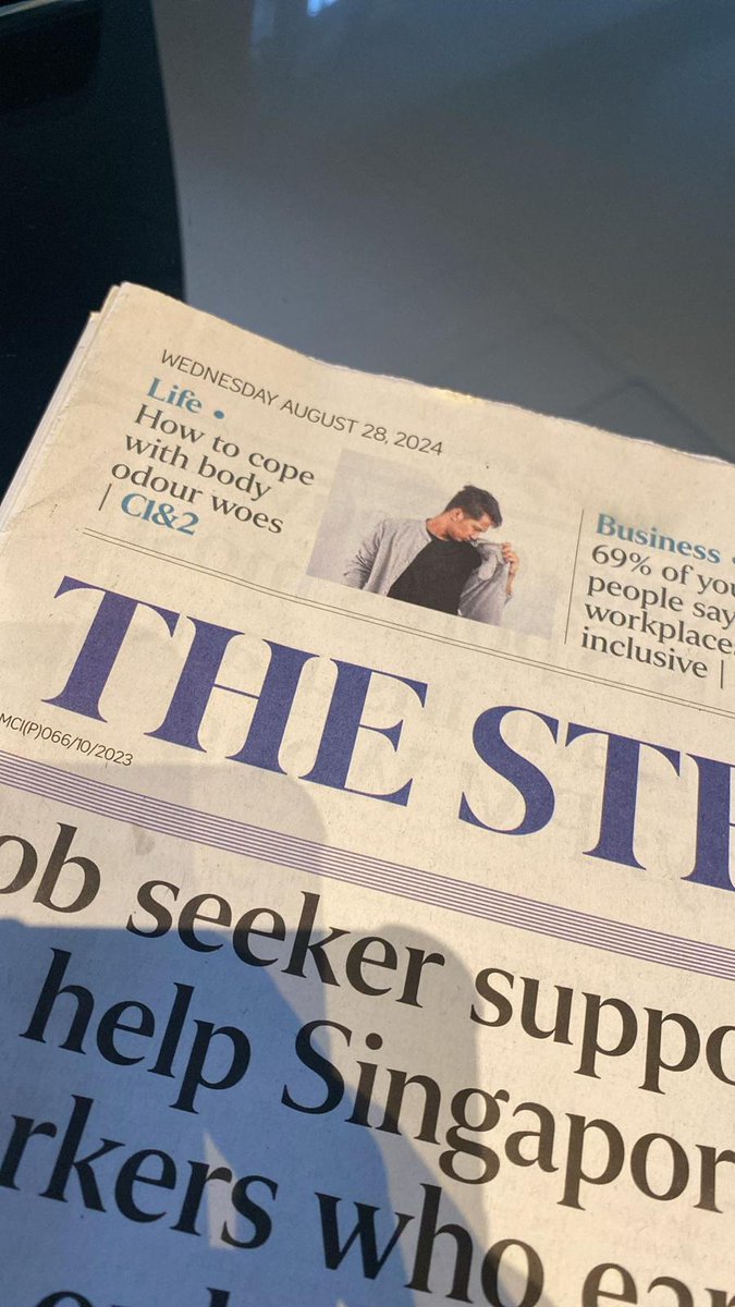 MikaelDewabrata's tweet photo. The Straits Times hari ini. Huahahaha ikutan masak. Versi cetak pula. Kayaknya di belakang lagi siapin sesuatu. Ditunggu banget. https://t.co/HIh58ivMU7