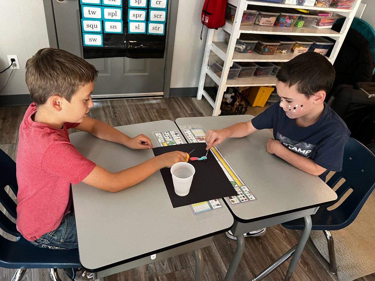 Second graders participated in a STEM activity to build community and practice cooperative learning! They learned that two heads were better than one while saving Fred, our gummy worm friend!