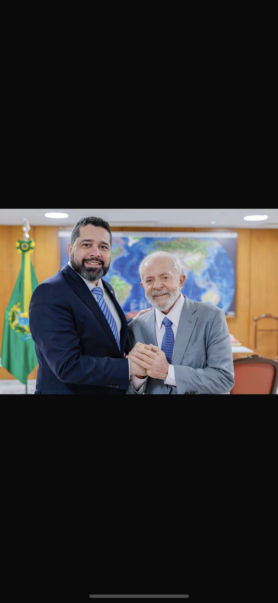 Taí um presidente que valoriza as empresas públicas, sabe a importância delas na vida das pessoas menos favorecidas. No primeiro dia tirou <a href="/correiosBR/">Correios</a> da privatização. E está fortalecendo a empresa. Tamo junto presidente <a href="/LulaOficial/">Lula</a> e <a href="/DepJuscelino/">Juscelino Filho</a>