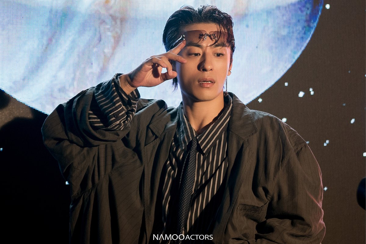 NAMOOACTORS2004's tweet photo. [#나무포스트] 따.아.아(따뜻한 아이스아메리카노)같은 남자 [구교환]
▶https://t.co/vAaVhAqzEb

#구교환 #더블유코리아 #KOOKYOHWAN #WKorea #NAMOOCONTENTS https://t.co/A25fdPxf0W