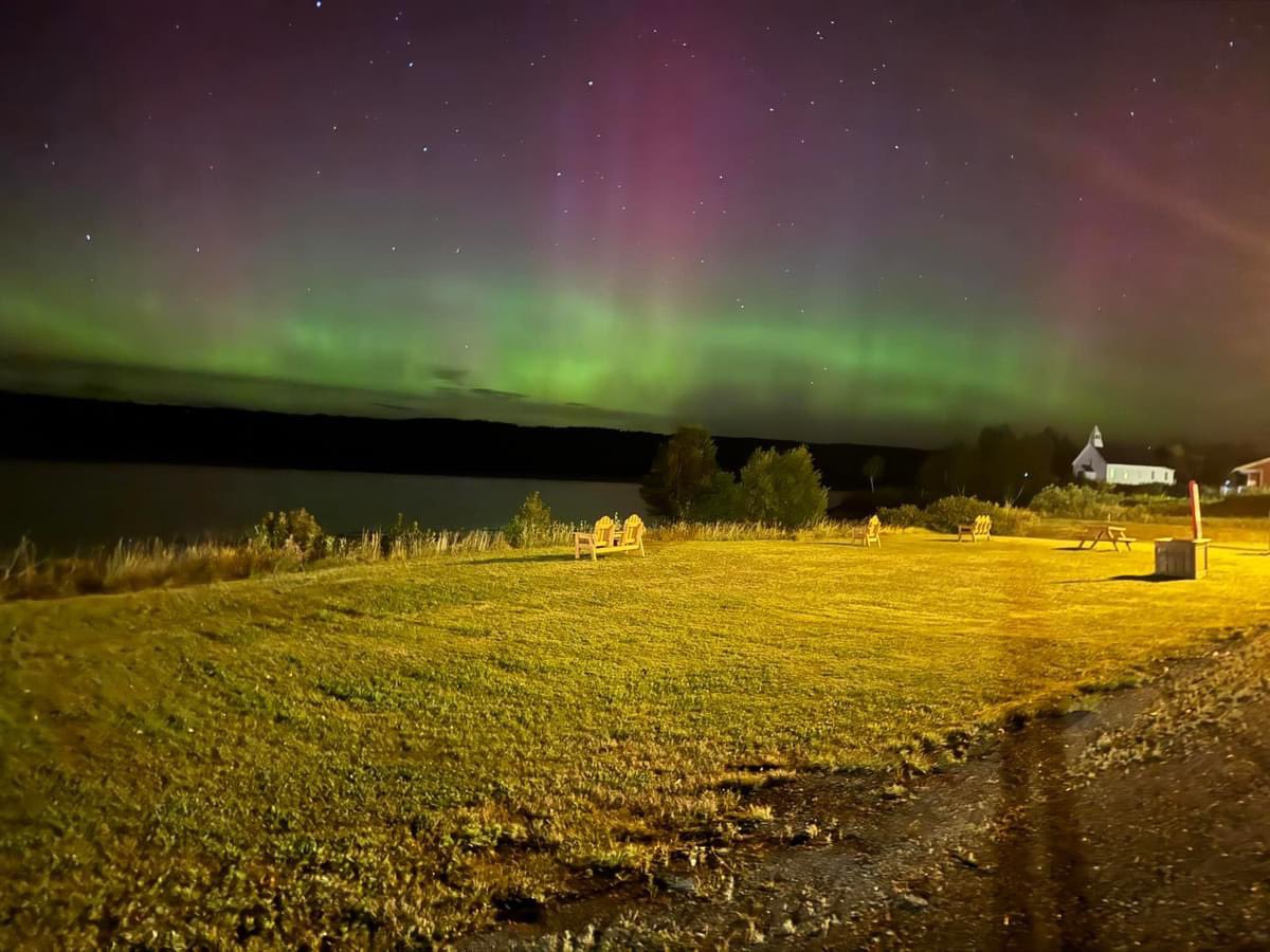 Route370NL's tweet photo. The Northern Lights are out over Millertown Newfoundland &amp; Labrador right now 🤩 🌌 

Holy crap!!! ♥️ 

#northernlights #nlwx https://t.co/fkT6A2jqwa