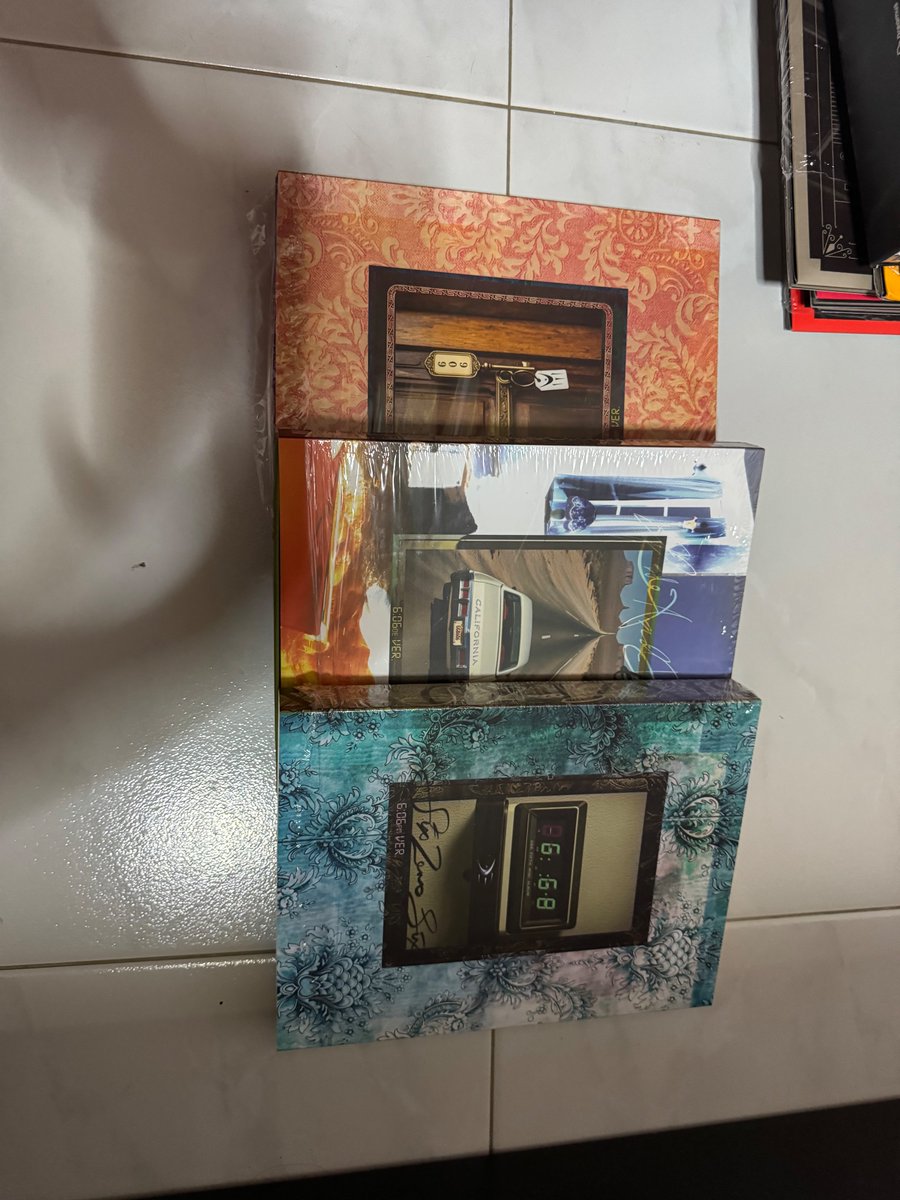 Jessjreturns's tweet photo. Singapore - Giving away free unsealed super junior / d&amp;e albums as I’m moving house and need to declutter! These are all my duplicates. Pick up from me or just pay registered mail https://t.co/Hv3aA7I2jw