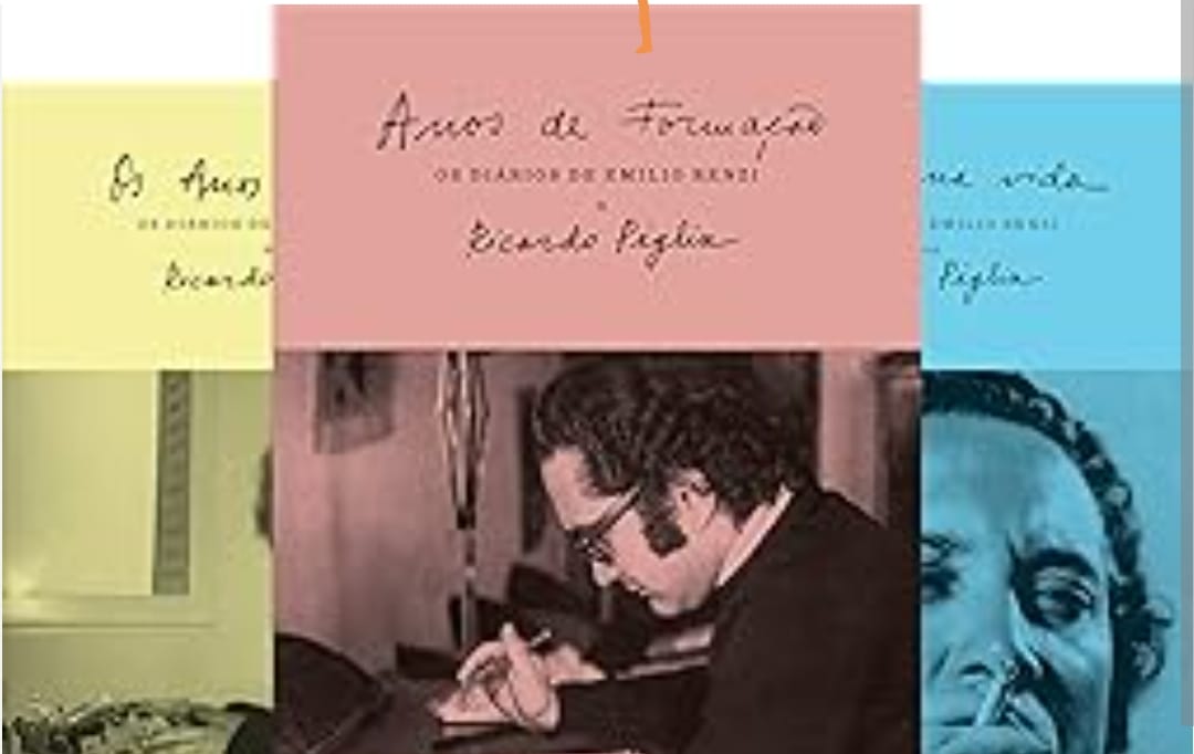 CesarZamberlan's tweet photo. Fascinado com a estrutura, evolução e os textos dos três volumes dos Diários de Emílio Renzi de Ricardo Piglia. Manterei os três volumes na minha mesa de trabalho. Não tenho coragem de devolvê-los à estante. https://t.co/yRGqIK42Of