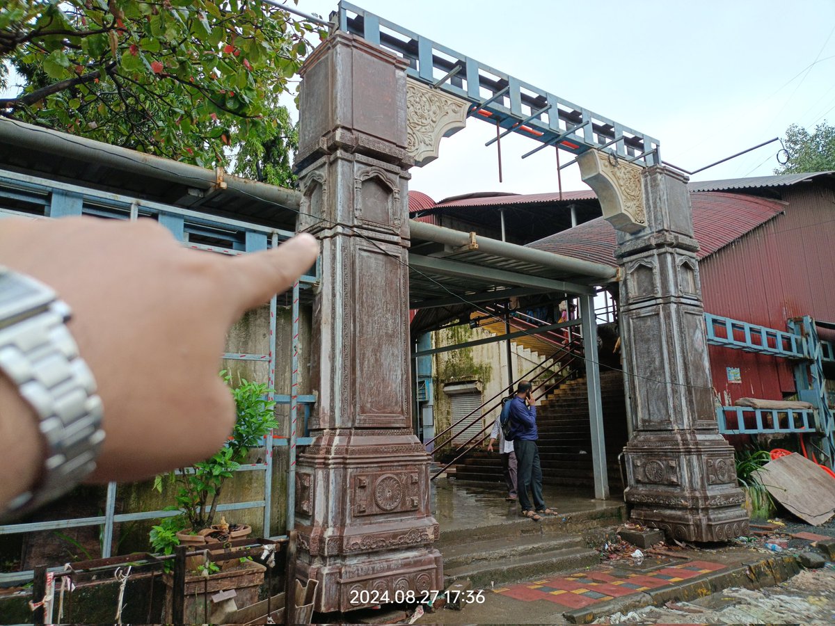 BavkarSanket's tweet photo. - आम्हाला या कमानी नको आहेत साहेब 
- आम्हाला हे रस्ते ठीक हवे आहेत 

स्थळ - डोंबिवली पश्चिम, नवापाडा 

@RaviDadaChavan @DrSEShinde @mieknathshinde @narendramodi @Dev_Fadnavis https://t.co/pe0DdqyFoR