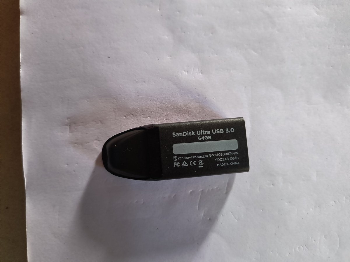 HarshTech446's tweet photo. Huge manufacturing defect 
Such a silly mistake didn't expected from huge technology company @SanDisk buyed from @letsblinkit 
Couple of days before I buyed this product,in product it specifications is written 64gb storage but found 32gb actual memory,if possible please solve https://t.co/CB9oagMtGx