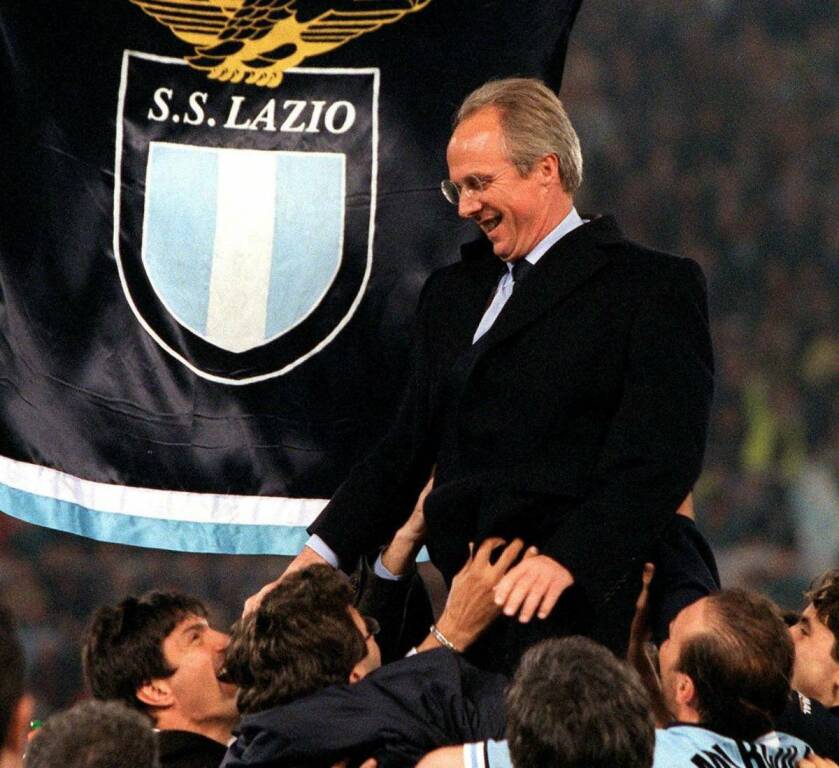 YesWeLazio's tweet photo. È stato bello.
È stato genuino.
È stato definitivo.
È stato un onore. 
Sul tetto del mondo.
GRAZIE ❤️
Never forget.
Hej Sven💔🙏🏻
Ciao Maestro 💔
#SvenGoranEriksson #sslazio https://t.co/OTSArckcfQ