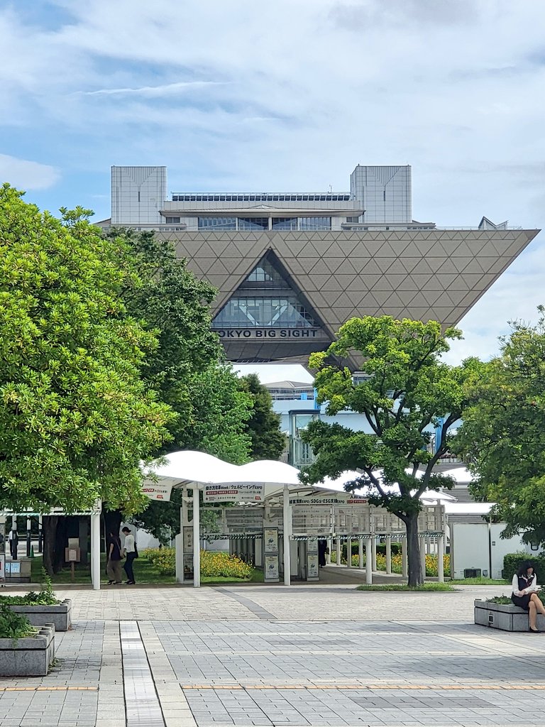 hami_photo's tweet image. ここに通い始めて早、四半世紀。
勝手知ったる我が家に到着。

ここ数年コミケには参戦してないけど、デザフェスとかなんやかんやで毎年来てる(笑)

台風心配だったけど、めちゃ快晴☀
今日にしてよかった。

#jja 
#ジャパンジュエリーフェア