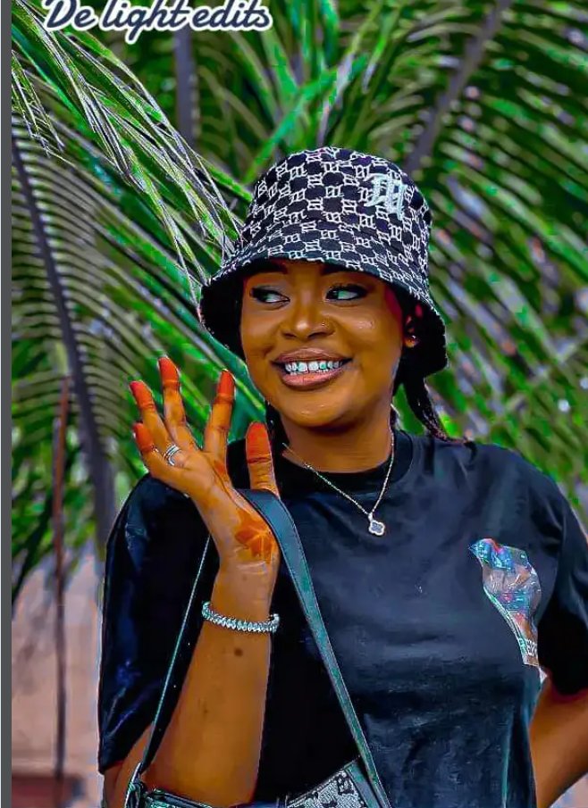 SoniaMark154796's tweet photo. Joy world 

#BBNaija #bbnaijaseason9 #prayforrodri #Osimhen #Chelsea #Anita #Mbappe #onlyfans https://t.co/x0XT21Jllv