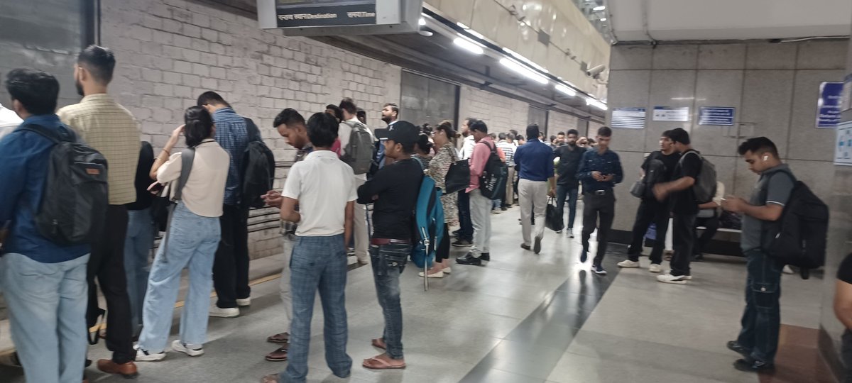 ajaygiri's tweet photo. @OfficialDMRC daily state of affairs on the yellow. Pic taken at 9:30am at Saket Metro Station. Travelling in Delhi Metro started to feel like Mumbai local. https://t.co/GixKWg468W