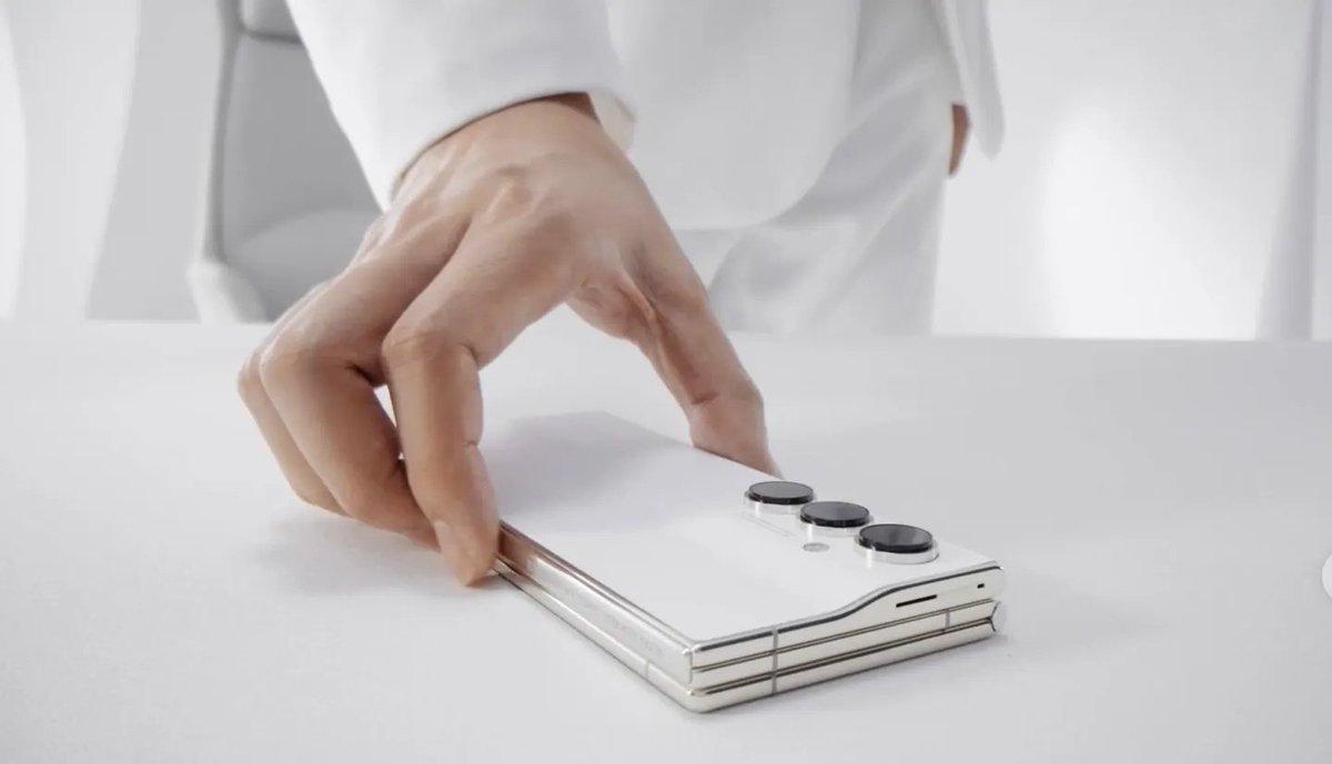ZionsAnvin's tweet photo. Tecno Phantom Ultimate 2, a tri-fold concept phone has been announced.

- 6.48-inch main display when closed.
- Expands to a 10-inch 3K OLED panel with a 4:3 aspect ratio when unfolded.
- Measures just 11mm thick when folded, thinner than the Galaxy Z Fold 6 (12.1mm).
- Supports various folding modes, including a laptop-like mode, media viewing mode, and tent mode for dual-screen translation.
- Uses a new hinge design and the industry’s thinnest battery cover (0.25mm) made of super-compressed Titan Advanced Fiber material.
- Hinges tested to withstand up to 300,000 folds with 2100MPa strength.
- Optimized software offers adaptable wallpapers and multi-panel multitasking to suit different folding scenarios.

#Tecno #TecnoPhantomUltimate2 #PhantomUltimate2