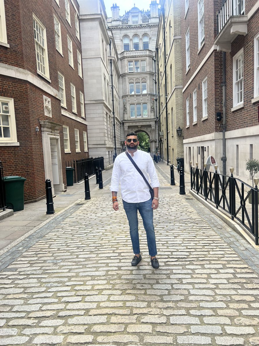 AbhimanyuPST's tweet image. London 🇬🇧🇬🇧🇬🇧
#latepost #london #favoriteplace #2024 #abhimanyupst