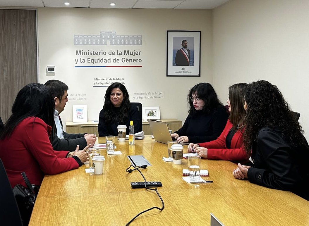 sochigema's tweet photo. Reunión @sochigema con @MinMujeryEG  @totiorellanag avanzar en las líneas de prevención y equidad en los procesos de Salud Sexual y Salud Reproductiva con enfoque de género.
Temática relevante la implementación de la #LeyIntegral y las definiciones que incluye sobre violencia GO https://t.co/LhMVrrenAF