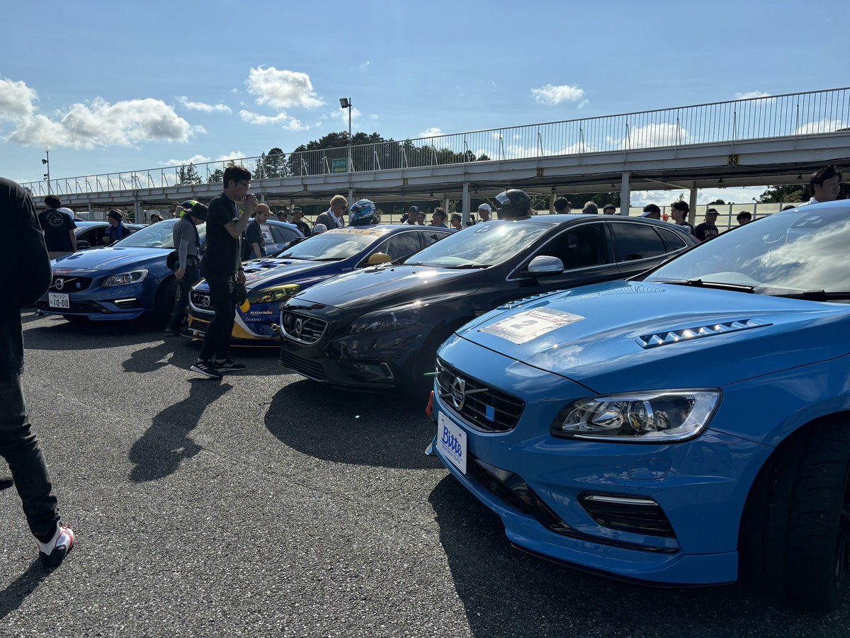 SCHNELL_Design's tweet photo. 先日ボルボミーティングに
SCHNELL一同で参加して来ました🫶

V40と自慢のワンオフ鍛造ホイールを
展示しての参加です😉

多種多様なボルボを見れるは
このイベントだけ🤗
ボルボが大好きな私も胸の高鳴りが
ずっと止まりませんでした😍

また次回お誘いも
よろしくお願いします👍
#ボルボミーティング https://t.co/dbuJbBWrjU