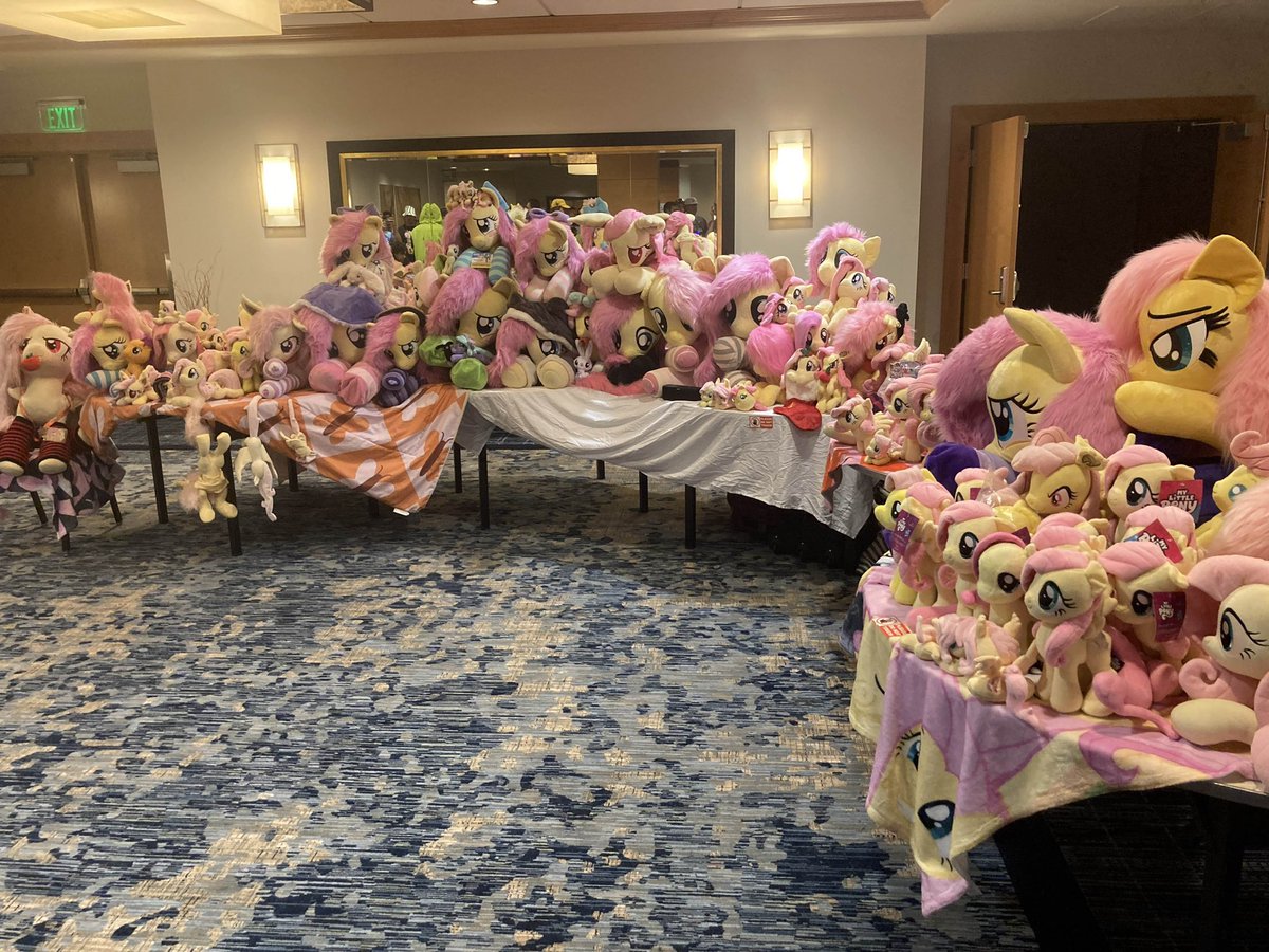 Blissful_Shy's tweet image. Fluttercon (fluttershy appreciation panel) was great at #efnw. seeing so many fluttershys in one collection was just spectacular to see! I hope she heard our praise and applause💛. We needed more tables then we thought we would need LOL
She loved this❤️
@EverfreeNW @Natureshy_FS