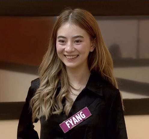 heytherealina_'s tweet photo. the thing with this woman is, she can style her hair with whatever the way she wants and still humbly aware that she’s so freaking gorgeous.

#SofiaSmith | BBS FYANG https://t.co/SeMQuvO3RR