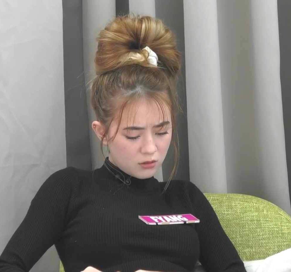 heytherealina_'s tweet photo. the thing with this woman is, she can style her hair with whatever the way she wants and still humbly aware that she’s so freaking gorgeous.

#SofiaSmith | BBS FYANG https://t.co/SeMQuvO3RR
