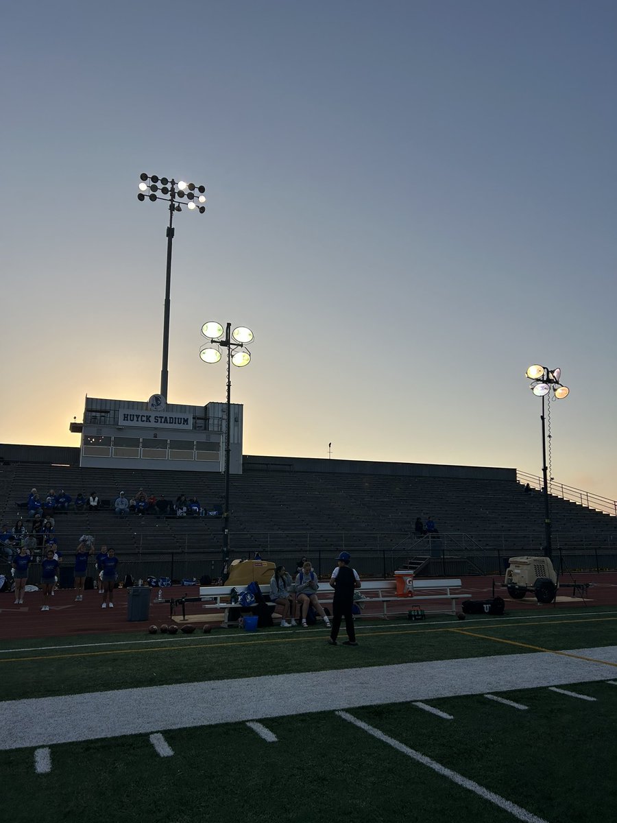 lhsbraves's tweet image. Tonight’s flag football game. We had to rent two mobile lights and still was not sufficient.  Please @elonmusk  we need your help. Our lights are deemed condemned. Only four working on the 50 yard line. #lompochigh#braves
