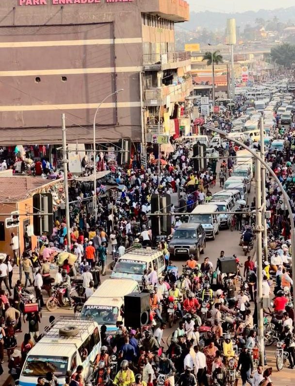 Guess my location this morning, if you know Uganda very well 😍