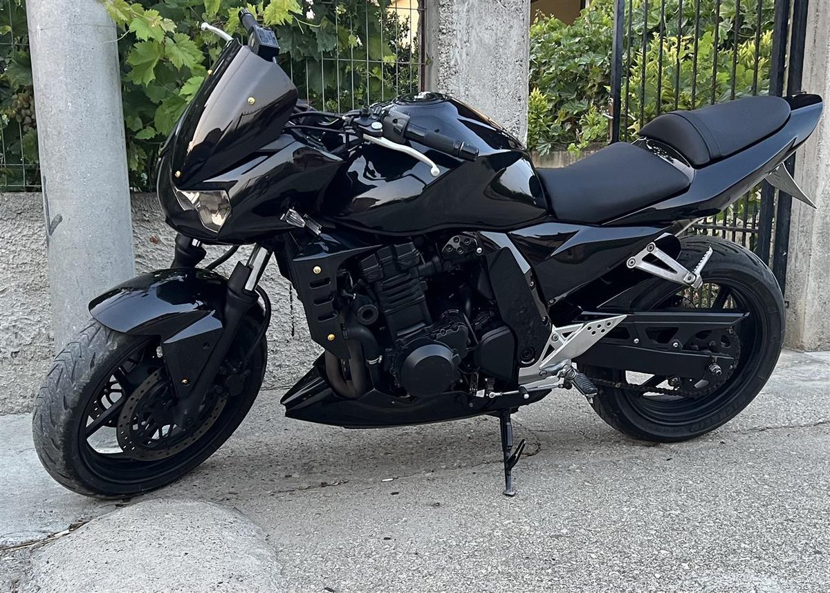 MerrJepal's tweet photo. 📢SHITET📢
✅ Kawasaki Z-750
✅ 750 cc
✅ Lushnjë

Për më shumë detaje klikoni linkun:

https://t.co/yLoJdrTxLK

#merrjep #merrjepal #motorra #motocikleta #kawasakiz750 #kawasaki #motorraneshitje #shitetmotorr #lushnje https://t.co/LHsXH7MEDq