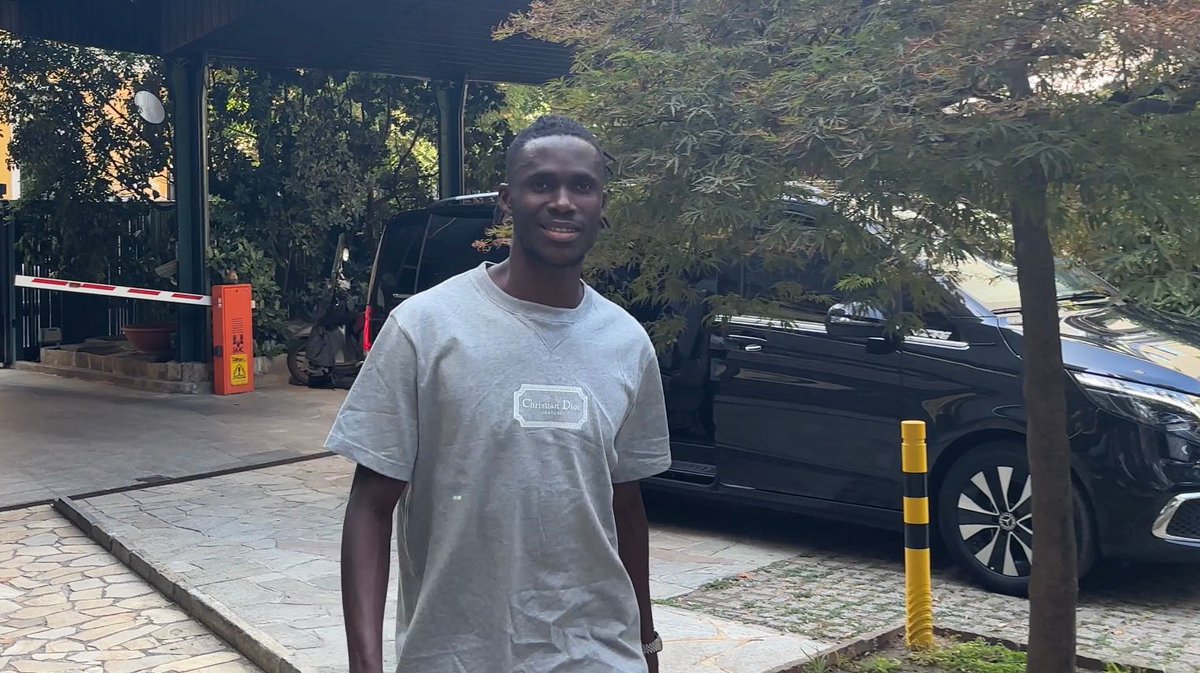 marcoconterio's tweet image. ⚫🔵 Odilon Kossounou è un nuovo giocatore dell'#Atalanta

Visite mediche per il calciatore arrivato dal #Bayer04

🚨 #DeadlineWeek