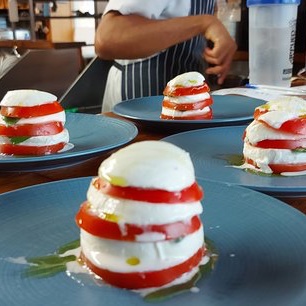 Wallace_Asti's tweet image. Delicious Caprese di bufala Campana. PDO buffalo mozzarella from Campania, vine tomatoes, basil,. Taggiasche EVO oil 😋 
#wednesdayfeelings #DublinOne 🇮🇹