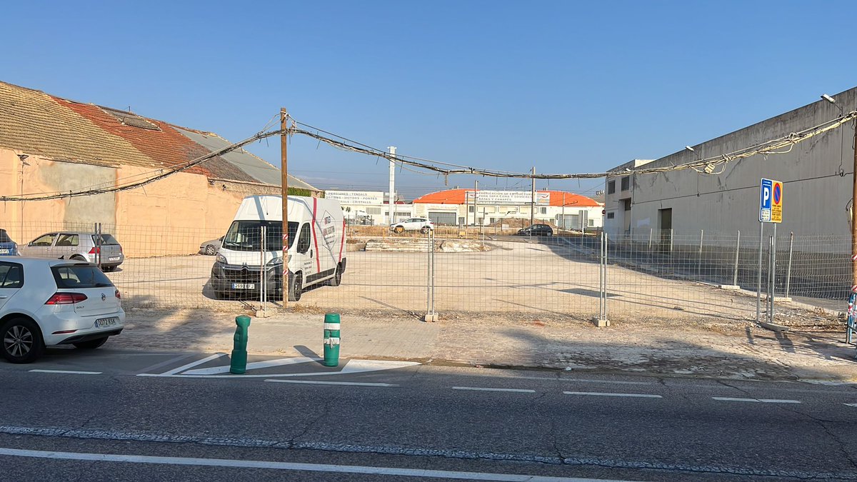 algemesi_vlc's tweet photo. L'Ajuntament d'Algemesí inicia l'adequació del solar de Ronda del Calvari com a aparcament municipal https://t.co/hPARf4USgv https://t.co/vzU6wr1kdZ