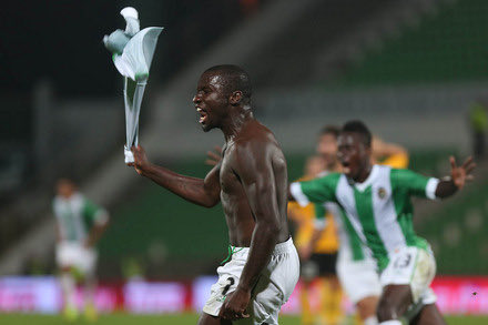 Há exatamente 10 anos o Rio Ave fez história, batendo o Elfsborg por 1-0 na segunda mão, qualificando-nos pela primeira (e única) vez à fase de grupos da Liga Europa.
Esmael Gonçalves com o golo aos 92’

Onde estavas nesse dia?

youtu.be/dcg69inFUFQ?si…