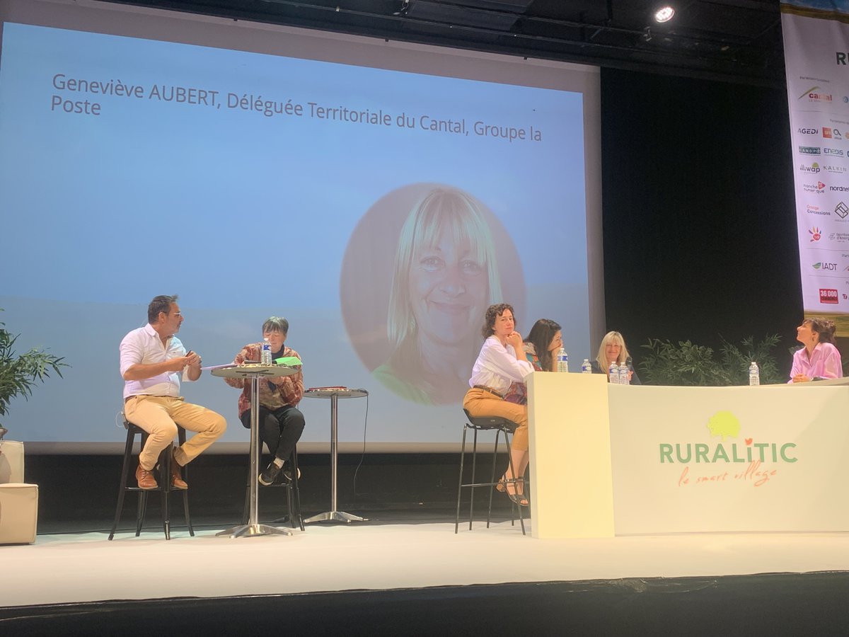 <a href="/GroupeLaPoste/">La Poste Groupe</a> contribue à l’#inclusionnumérique : des lieux dédiés, connectés et équipés L’Etape Numérique ➕des conseillers numériques ➕ des outils <a href="/TabletteArdoiz/">Tablette Ardoiz</a>  🟰  réduction de la fracture numérique👉témoignage Geneviève Aubert table ronde #Ruralitic2024 #seniors