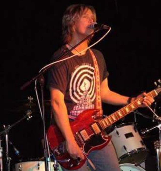 silentkry's tweet photo. @iamusachan @brianrayguitar We are so happy that @ChestnutRadio is up & running again!
Currently we are only able to run #Classic #GrokRock shows.
The good news is everyone one them has a @brianrayguitar song featured.
We dig his new songs, too, so hope to get it rolling soon!💜 https://t.co/kYdVnVRB3G
