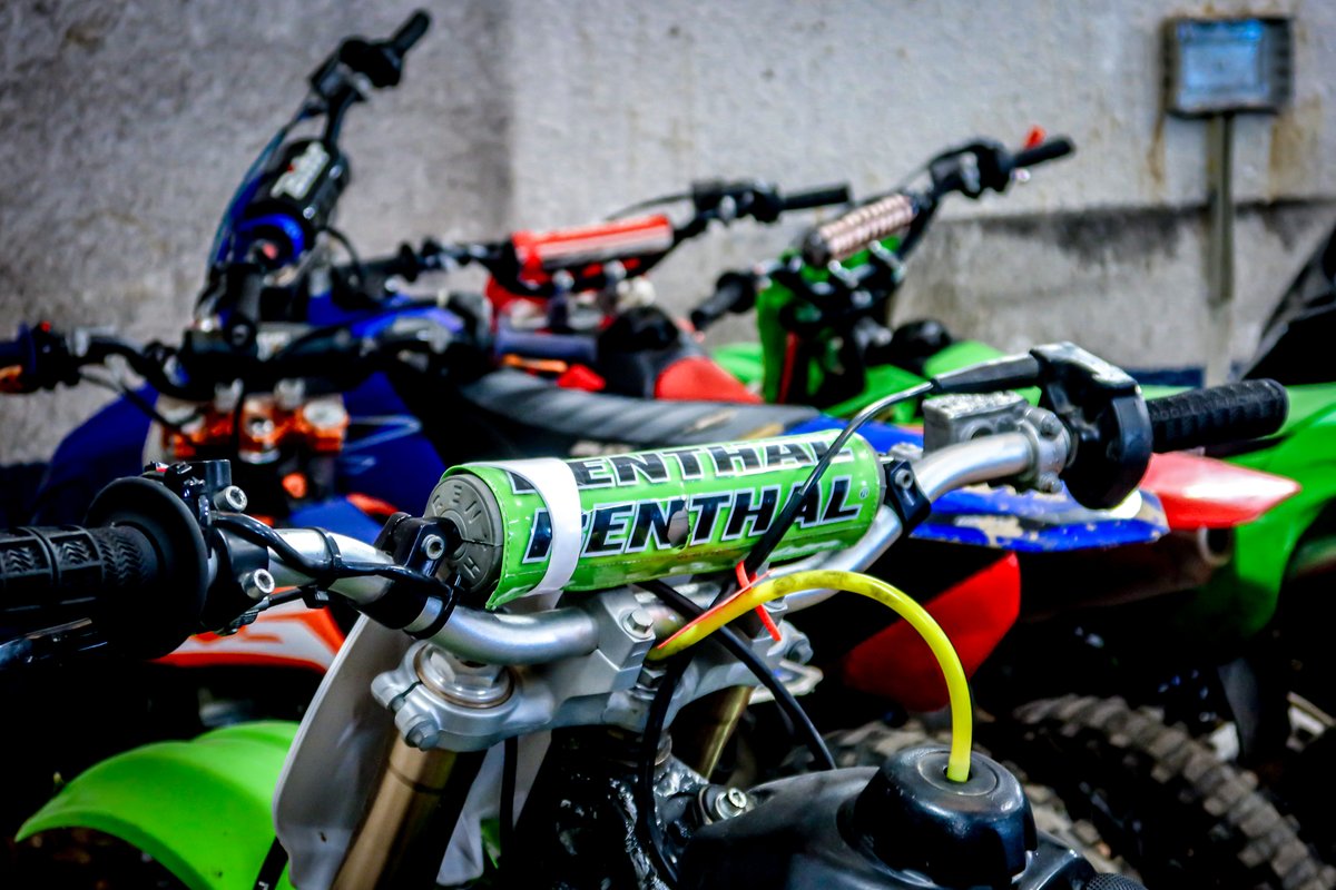 PMMontpellier's tweet photo. ⚠️ Renforcer la lutte contre les #RodéosUrbains

🏍️ 11 motocross impliquées dans divers rodéos sont en fourrière municipale
🚫 Sans jugement des propriétaires, pas de restitution
👉 Confiscation lors d'opérations &amp; fermeté administrative pour la tranquillité publique, prioritaire https://t.co/q8AlbjGmPW