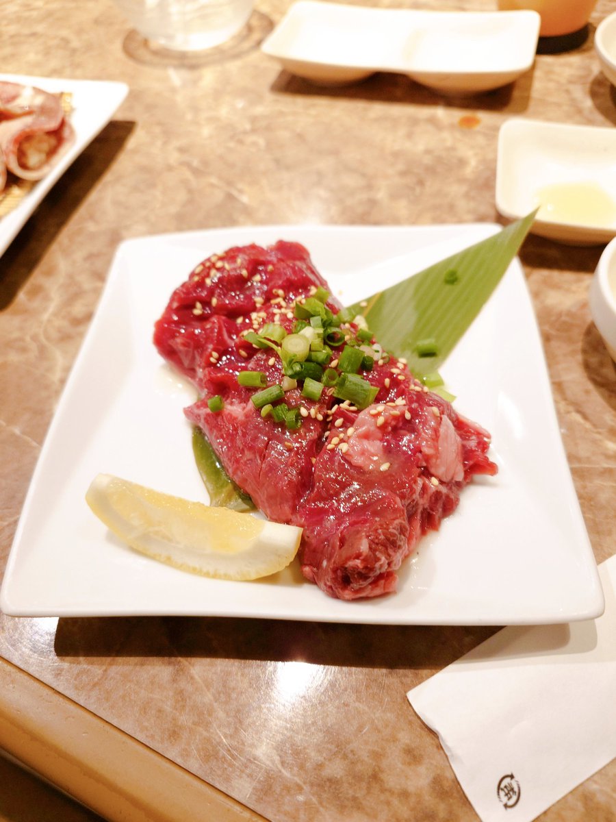 shieldtt's tweet photo. 仕事でむしゃくしゃしたので一人焼肉 https://t.co/mXY5hPPR07