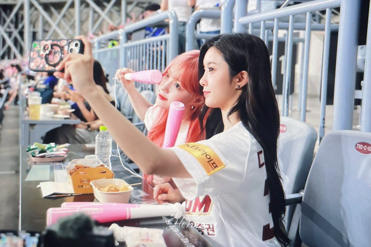 Hermosa_0302's tweet photo. 240828 채다즈 셀카 빨리요!!!!!!!

#케플러 #Kep1er #김다연 #다연
#KIMDAYEON #Dayeon #キムダヨン https://t.co/1dUwZUAY2x