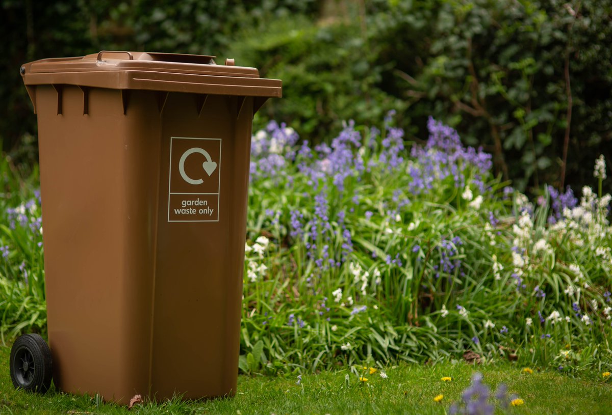 Now is the perfect time to sign up to our fortnightly garden waste collection service.

The service will give you 25 kerbside collections per year (with Xmas/New Year break) and we’ll collect your real Christmas Tree. Charges apply, concessions available.