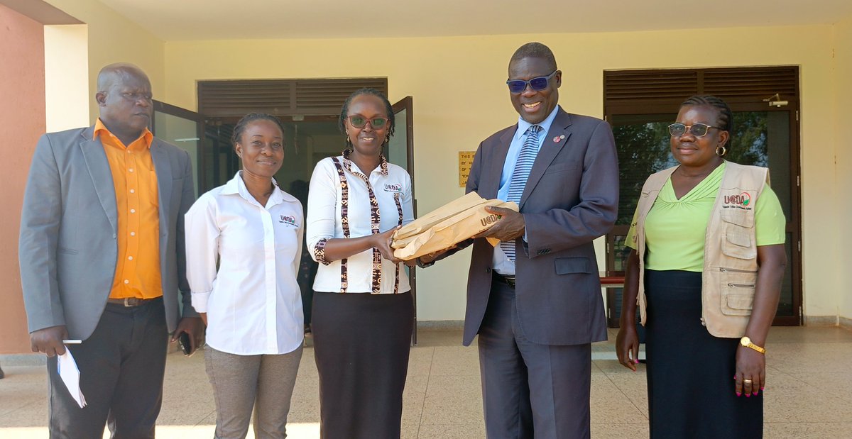 Gulu University (@guluvarsity) on Twitter photo Gulu University received a team from <a href="/UgandaCoffee/">Uganda Coffee Dev.</a> yesterday and discussed how to partner with them during the forthcoming International Coffee Day 2024 in October. Key discussions were on value addition, product showcasing and marketing. <a href="/GeorgeOpenjuru/">George L. Openjuru</a> <a href="/RuhakanaR/">Dr. Ruhakana Rugunda</a> <a href="/UCF_UG/">Ug Coffee Federation</a> Gulu University received a team from <a href="/UgandaCoffee/">Uganda Coffee Dev.</a> yesterday and discussed how to partner with them during the forthcoming International Coffee Day 2024 in October. Key discussions were on value addition, product showcasing and marketing. <a href="/GeorgeOpenjuru/">George L. Openjuru</a> <a href="/RuhakanaR/">Dr. Ruhakana Rugunda</a> <a href="/UCF_UG/">Ug Coffee Federation</a>