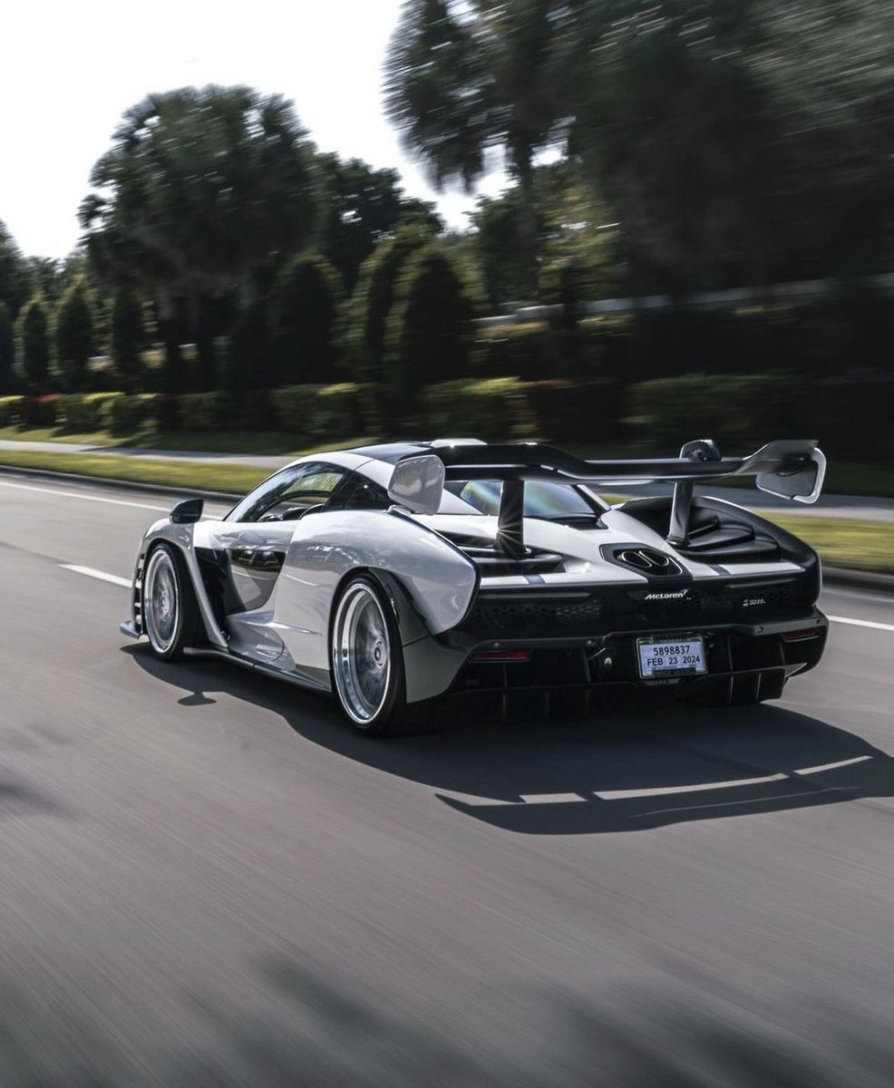 LuxuryCars365's tweet photo. McLaren Senna 🕊️ https://t.co/bAE8bSyMYG
